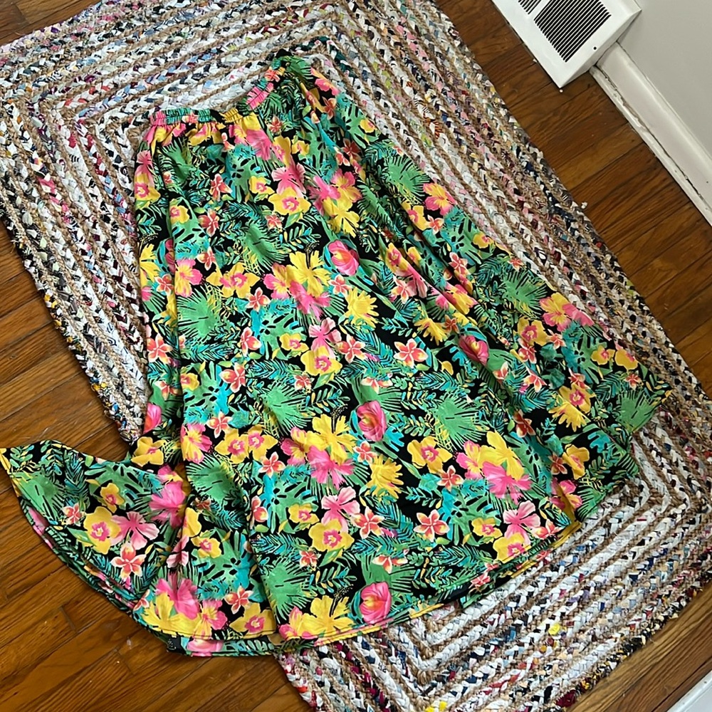 Rachel Zoe flowwy skirt